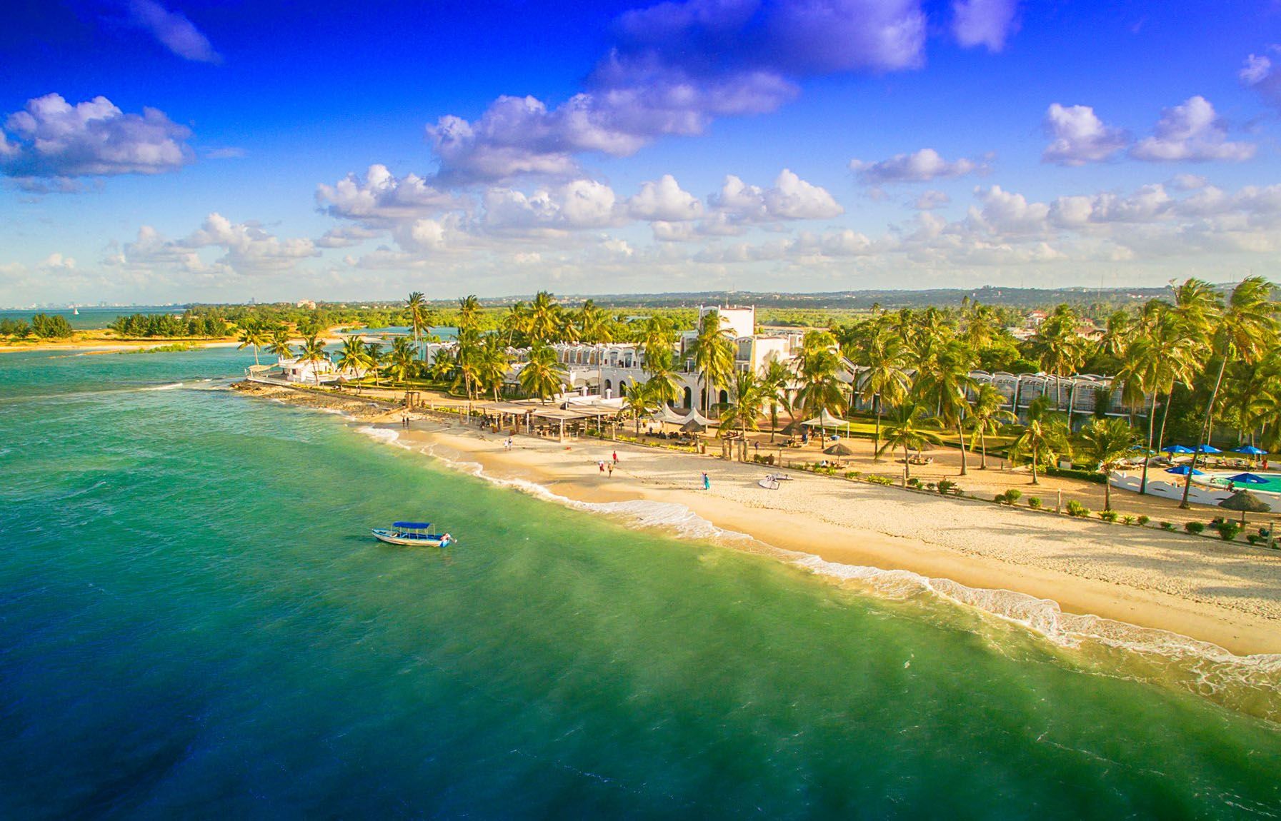 Пляж Кундучи (Kunduchi Beach)